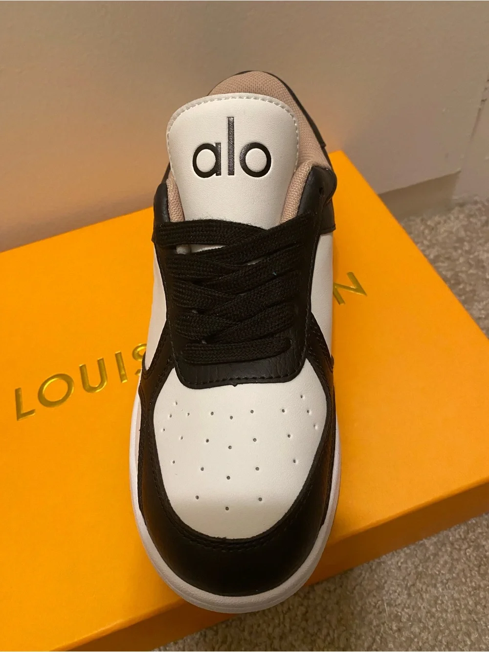 ALO Yoga Black, White and Beige Low-Top Sneakers